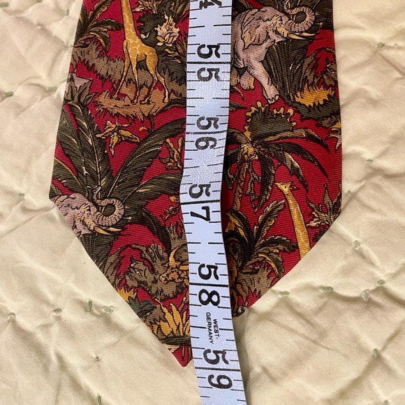 RICHEL Tie Silk Spain made Animal Jungle Print EUC - Picture 5 of 11